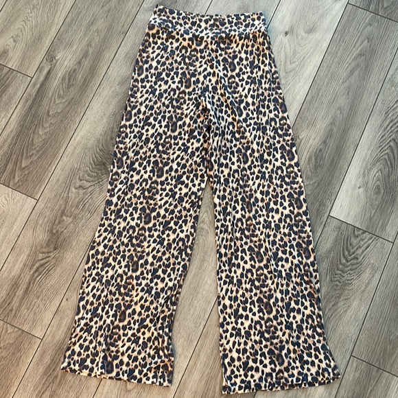Victoria's Secret Other - Victoria’s Secret Heavenly Wide Leg Pajama PJ Bottoms Pants Leopard Wide Leg M